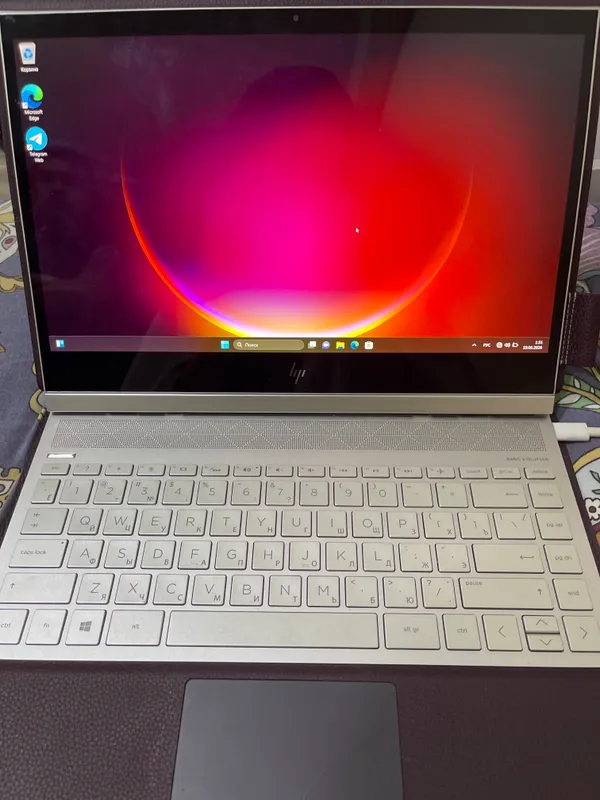 Ноутбук-трансформер HP Spectre Folio - 13-ak0007ur 1 Ноутбук-трансформер HP Spectre Folio - 13-ak0007ur 1