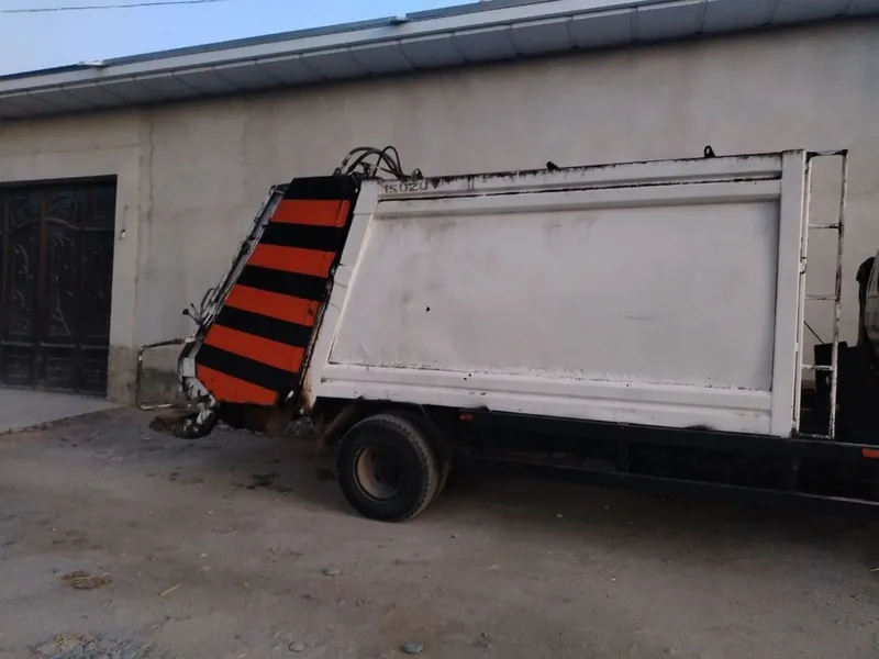 Musr butka ISUZU 1