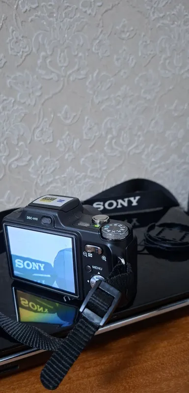 "Sony" fotoapparatini sotaman 2 "Sony" fotoapparatini sotaman 2