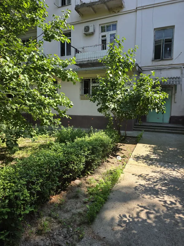 Продам 1 линия вдоль дороги 2/1/3 квартира по ул.Ифтихор, Телевышка — фото 1