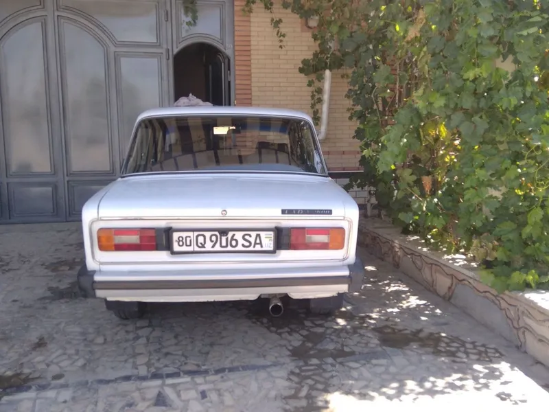VAZ 2106 sotiladi. 4 VAZ 2106 sotiladi. 4