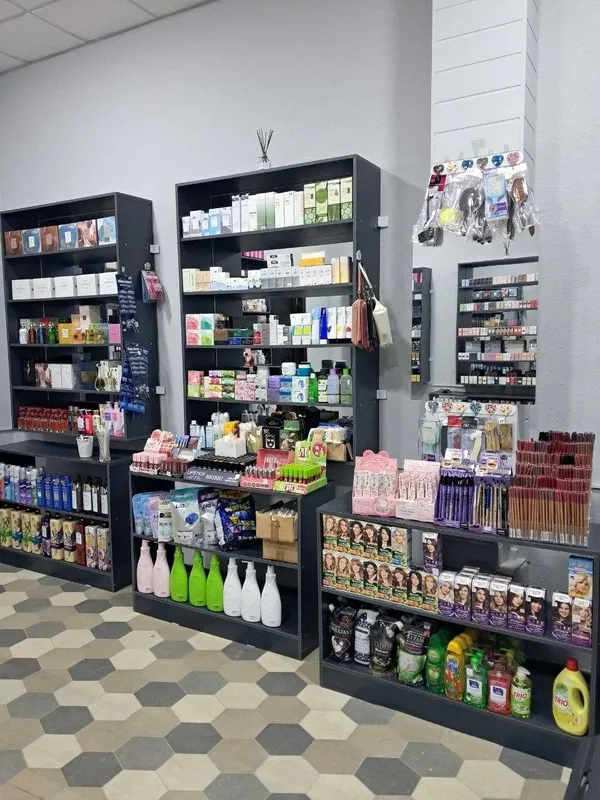 Продаются полки в магазин на стены и на пол 6 Продаются полки в магазин на стены и на пол 6