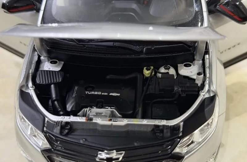 Chevrolet Equinox в масштабе 1:18 для коллекционеров 4 Chevrolet Equinox в масштабе 1:18 для коллекционеров 4