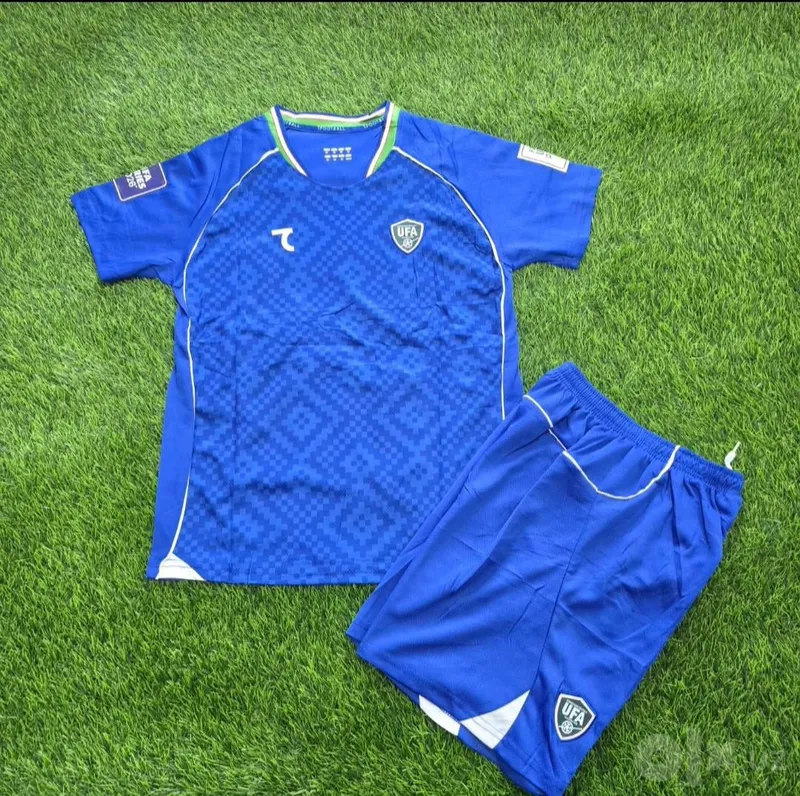 Детские одежда Detskiy futbol forma kaptok top мяч sarkanojka butsa 4 Детские одежда Detskiy futbol forma kaptok top мяч sarkanojka butsa 4