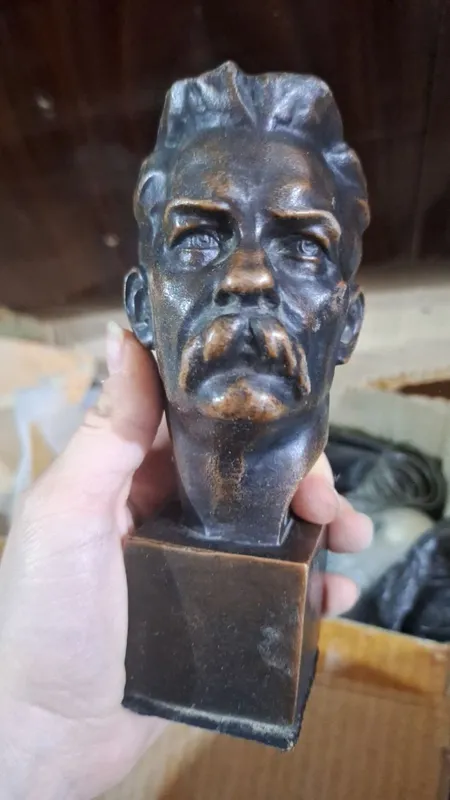 Бронзовая статуя — фото 1