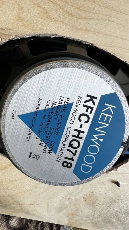 Продам новые колонки Kenwood 5 Продам новые колонки Kenwood 5