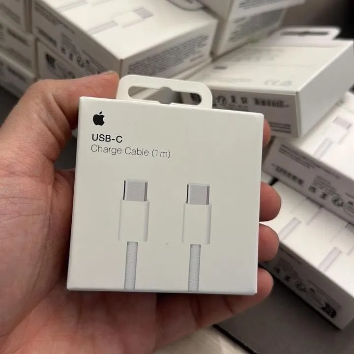 Кабель Apple USB-C — Lightning для iPhone, 1 м 1 Кабель Apple USB-C — Lightning для iPhone, 1 м 1