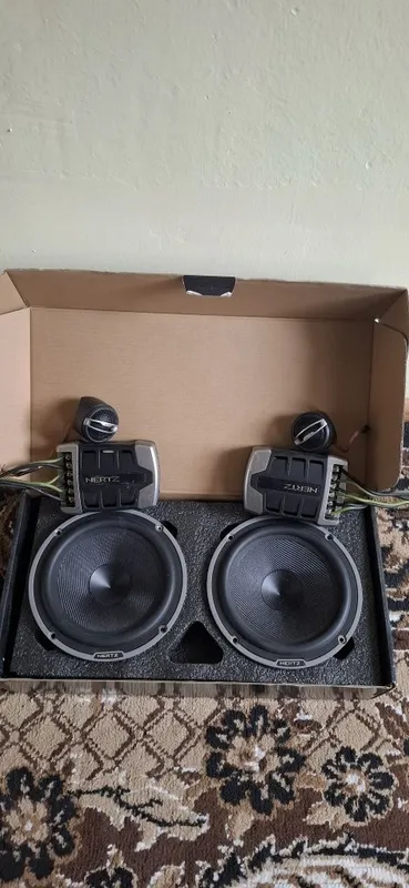 MIDBASS динамик.Hertz