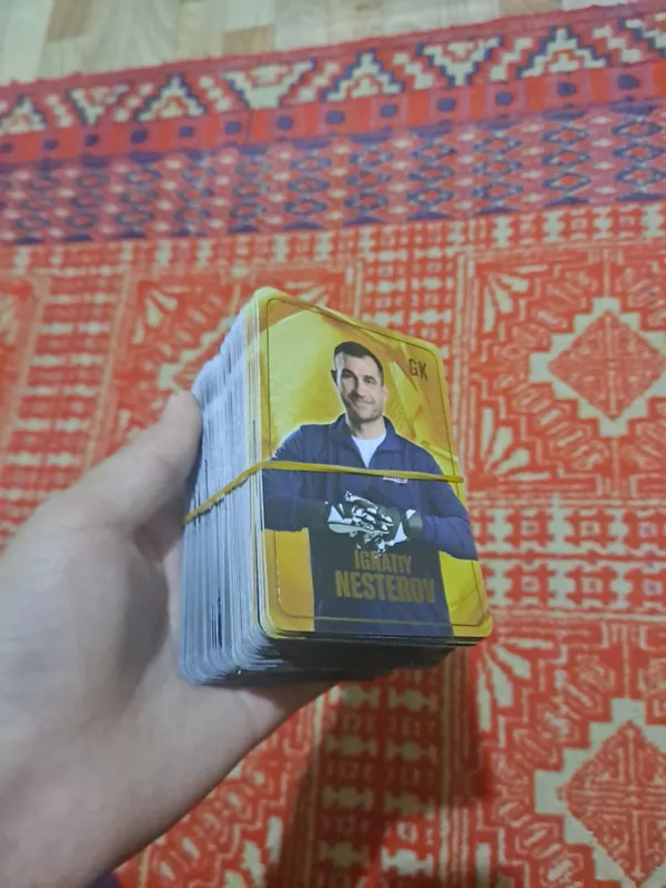 Продам карточки сникерс