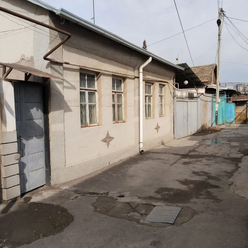 Продаётся дом в Яшнообадском р-не Ташкента.