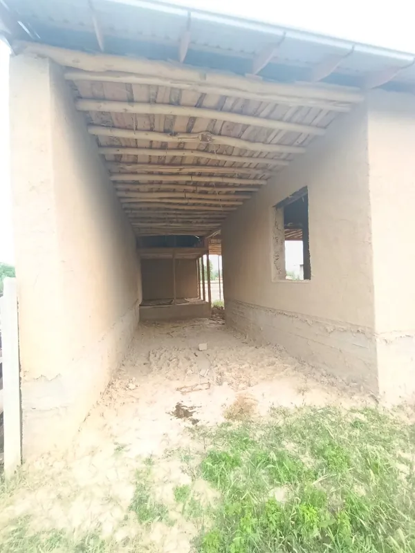 Uy sotiladi Manzil Parkent tumani Samsarakda 2
