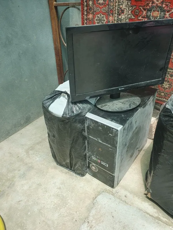 2 protsessora 1 monitor 1 klavish