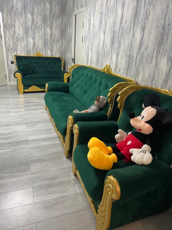 Мягкий мебель в отличном состояние