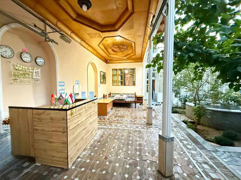 Юнусабад, перед метро Bodomzor 2