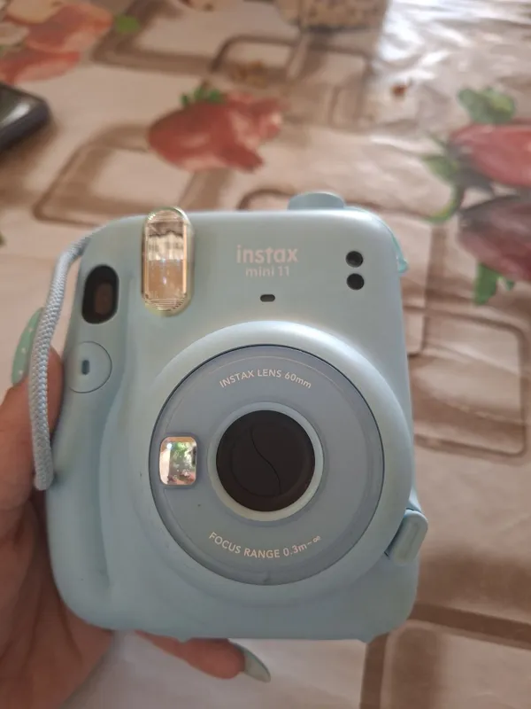 Продаю фотоопарат Instax mini 11