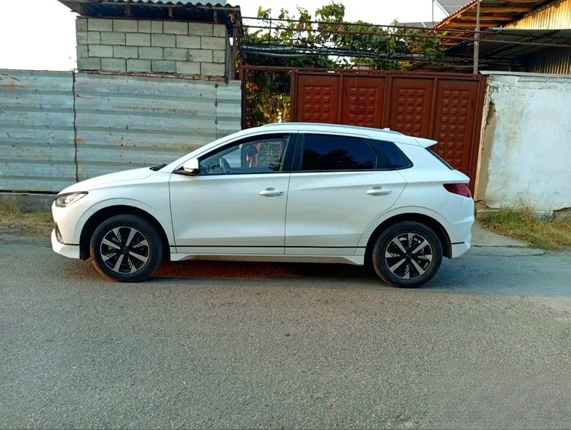 Продаётся BYD e2 3 Продаётся BYD e2 3