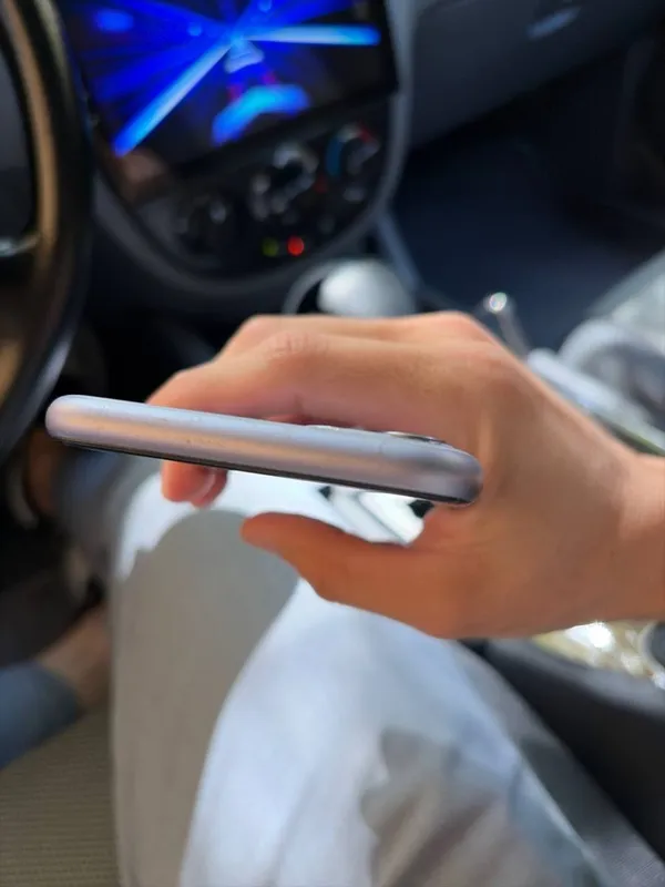 Продаётся iPhone 11 идеальный ёмкость 68 64 GB идеальный 5 Продаётся iPhone 11 идеальный ёмкость 68 64 GB идеальный 5
