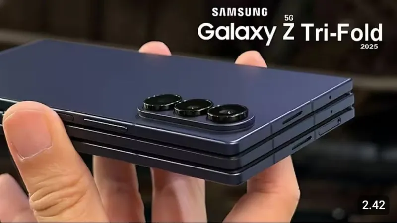 Samsung Galaxy Z TriFold 16/512 ГБ чёрный — фото 1