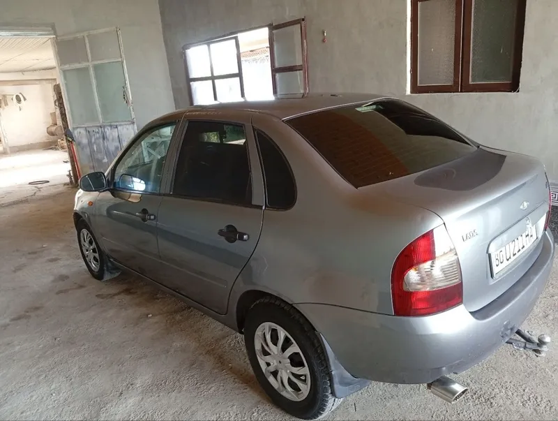 Lada Kalina sotiladi. 1 Lada Kalina sotiladi. 1