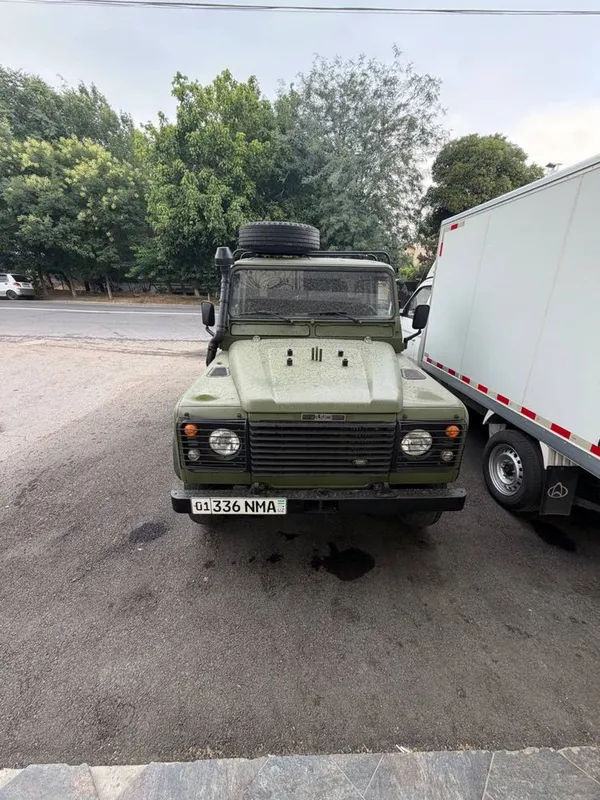 Land Rover 110. 1 Land Rover 110. 1
