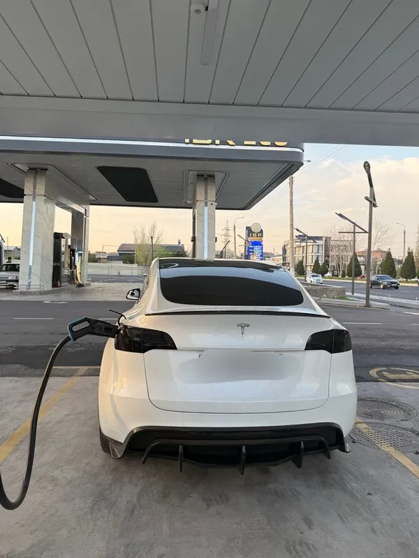 Tesla model Y Dual Longe Range