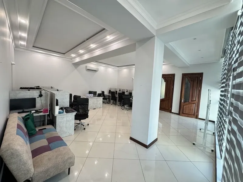 Ойбек аренда вдоль дороги 100 м2 Angels food 3 этаж Мирабад — фото 1