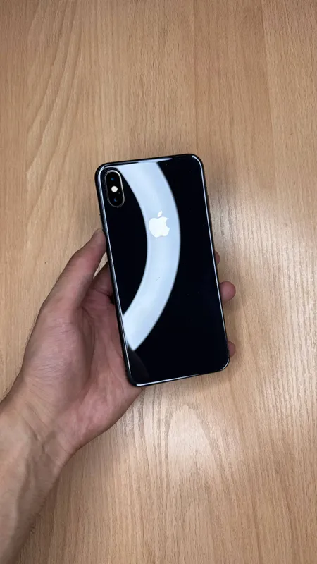 iPhone Xs Max 1