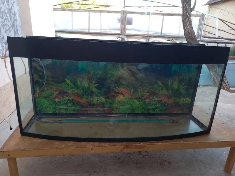 Akvarium sotiladi yaxshi ishliydi 5