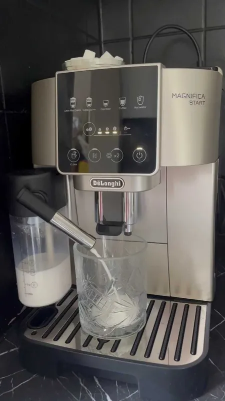 Кофемашина Delonghi ECAM220.80.SB Magnifica Start 3