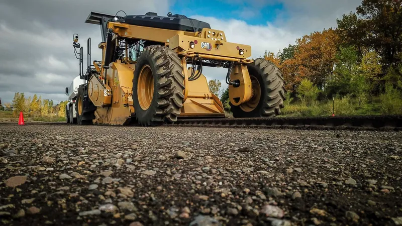 Машина для регенерации и стабилизации дорог CAT [RM400] — фото 1