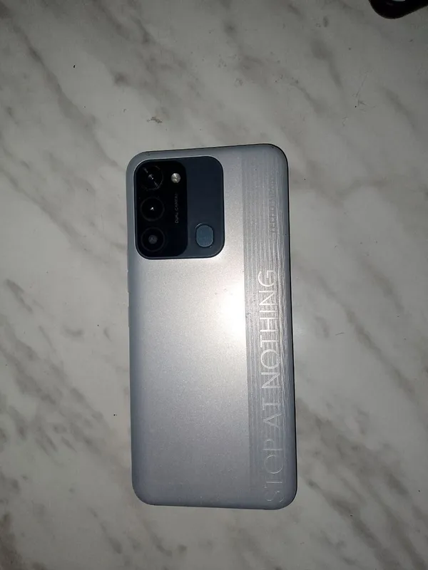 Tecno Spark 8c — фото 2