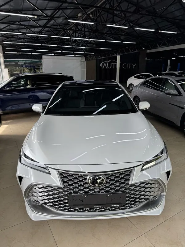 Toyota Avalon (Hybrid) — фото 1