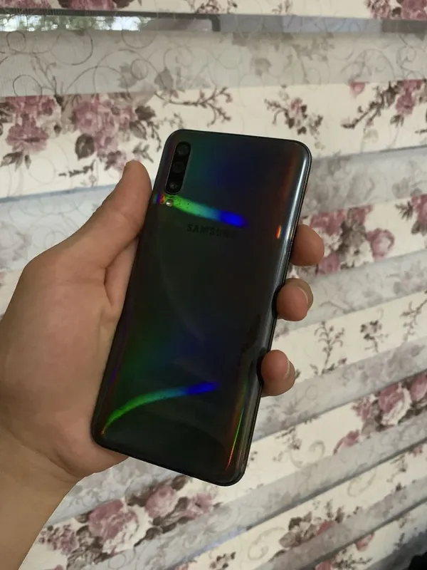 Samsung A50 64Gb состояние как на фото 3 Samsung A50 64Gb состояние как на фото 3