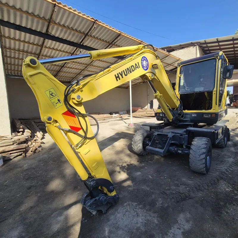Ekskavator sotiladi 1 Ekskavator sotiladi 1