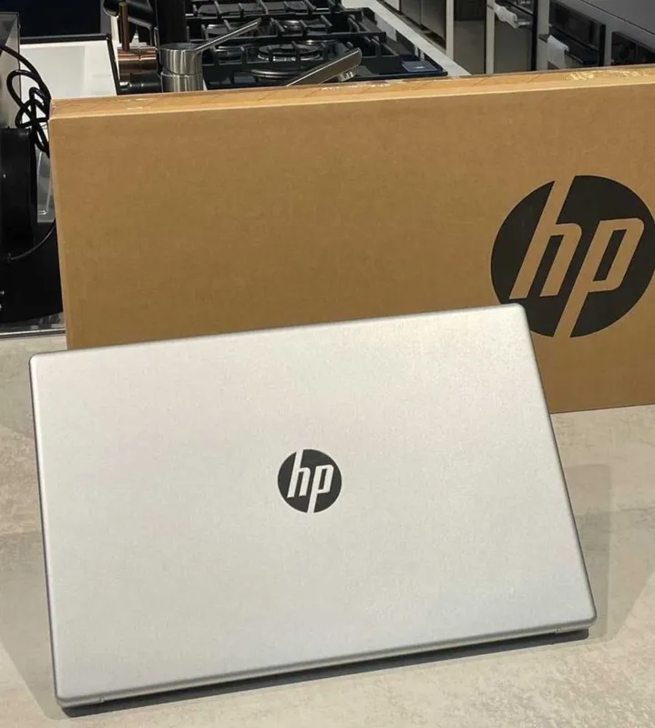 Noutbuk HP Laptop 15 AMD Ryzen 5 7520U 8GB 1Tb 15.6 FullHD IPS Touch