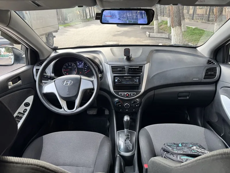 Hyundai Accent 1.4 6 Hyundai Accent 1.4 6