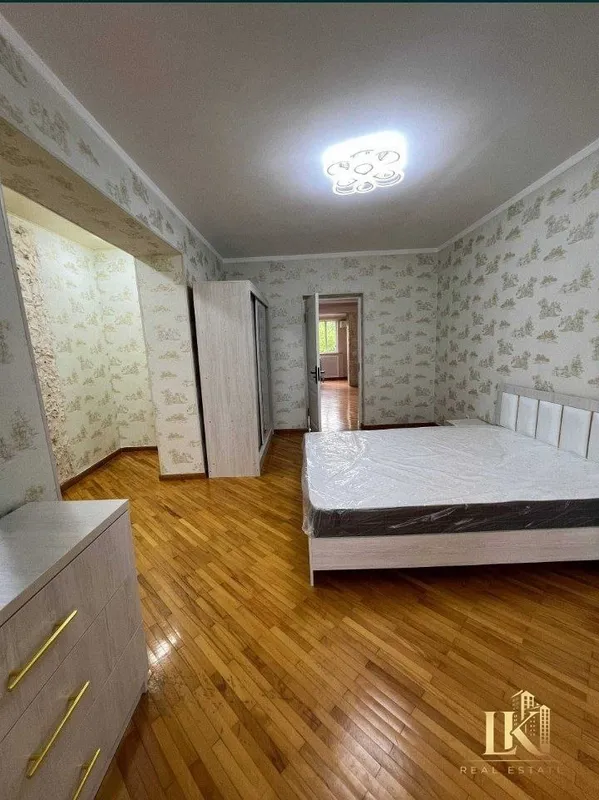 Продаётся просторная 3-комнатная квартира, 74 м², кирпичный дом 4