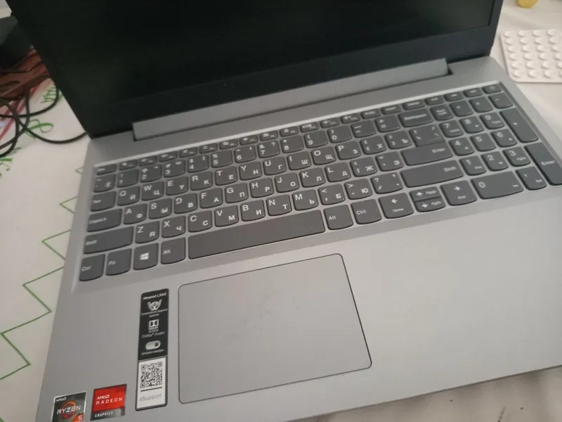 Lenovo notebook Ryzen 5 — фото 1