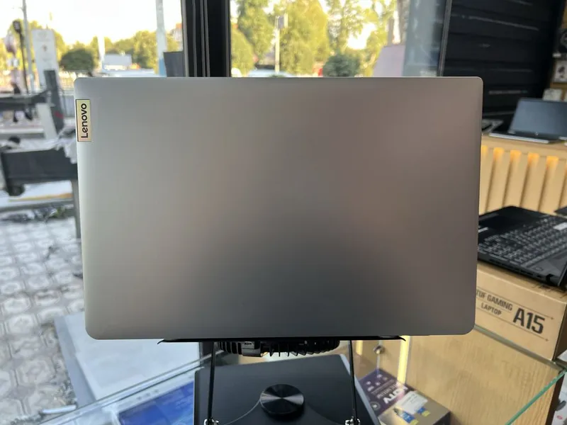 Lenovo Celeron N4020 | 4GB | 256GB SSD | 15.6” 4 Lenovo Celeron N4020 | 4GB | 256GB SSD | 15.6” 4