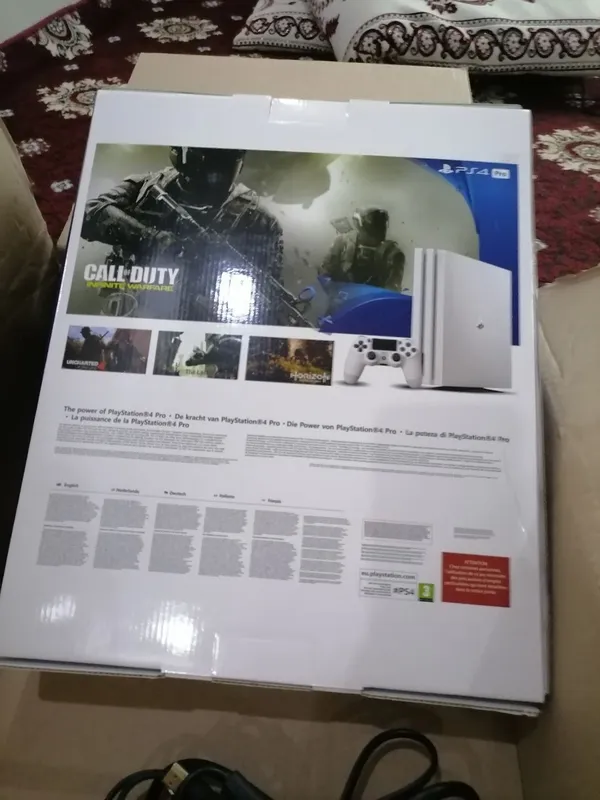 Sony PlayStation 4 Pro Glacier White (oq rangli model) Sotiladi 2 Sony PlayStation 4 Pro Glacier White (oq rangli model) Sotiladi 2