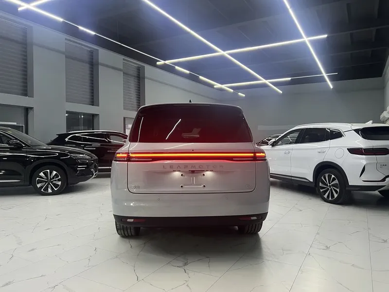 Leapmotor C16 гибрид 280км фулл рестайлинг 2026 в наличие — фото 9