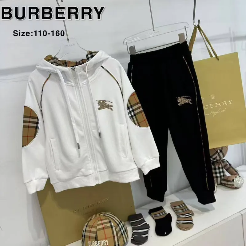 Двойка Burbery 1