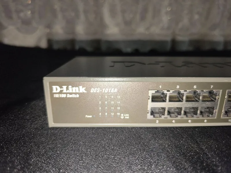 Коммутатор D-LINK DES-1016A — фото 1