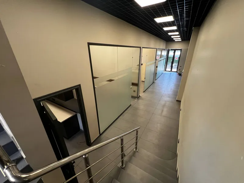 Срочно сдаётся коммерческое помещение 264 м² 3 Срочно сдаётся коммерческое помещение 264 м² 3