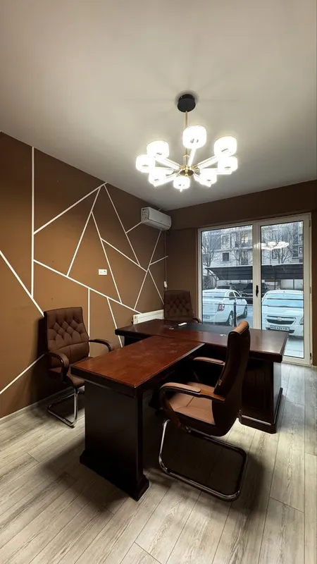сдаётся помещение в Zarafshan city , с офисной мебелью в бонус 4