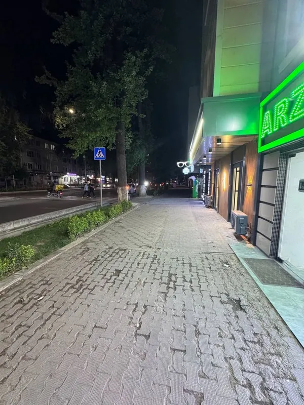 Торговый центр 38м2 2 хона срочно сдается помищение — фото 1