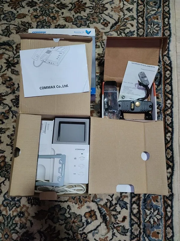 Продам новый домофон Kommax. Комплект