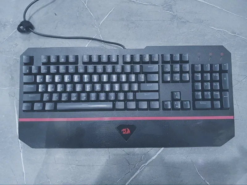 Simli o‘yin klaviaturasi (Gaming Keyboard)