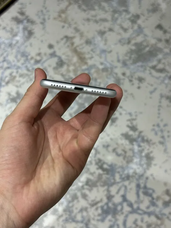 iPhone se 2020 64 gb 3