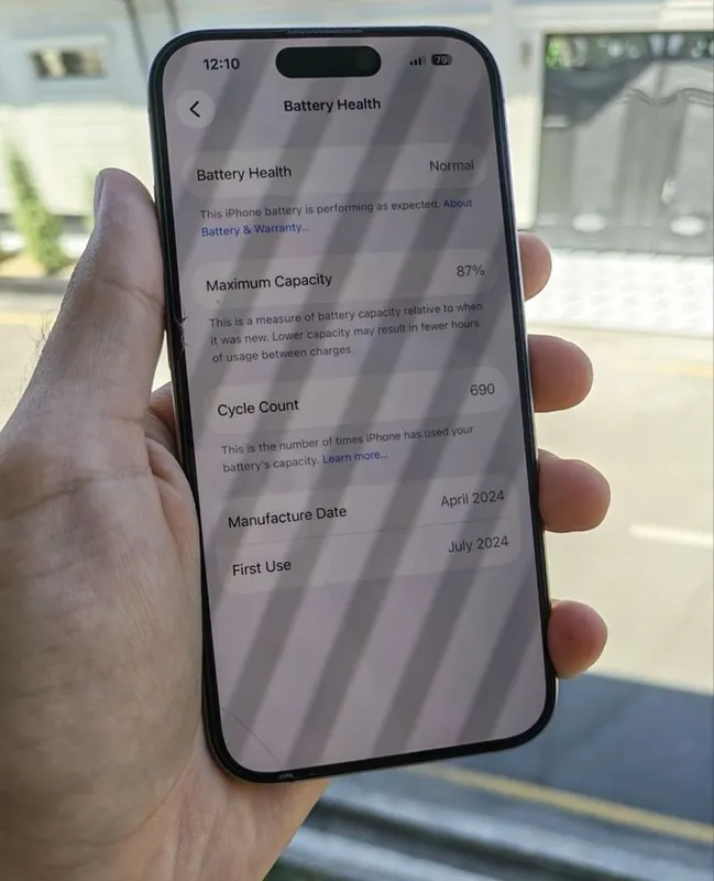 Iphone 15 pro (256gb) 8
